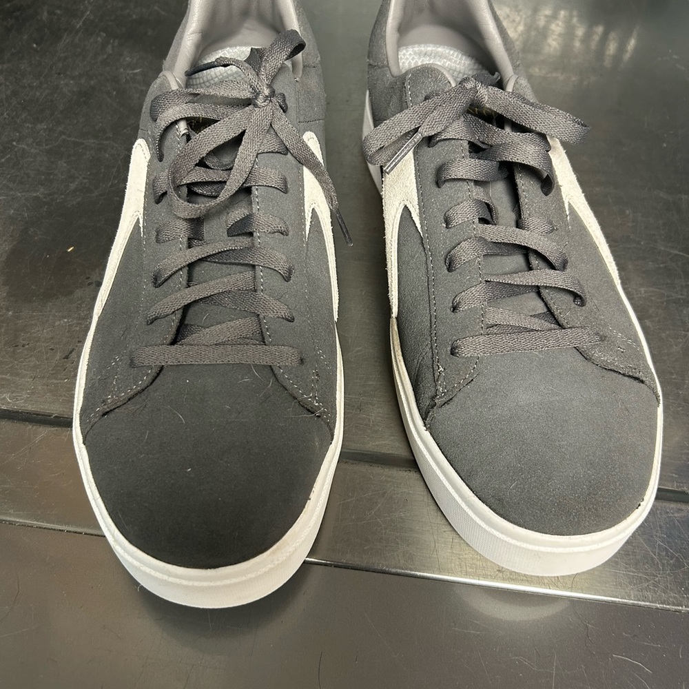 New Men's Skechers Grey Sneakers sz 13 NEW no box
